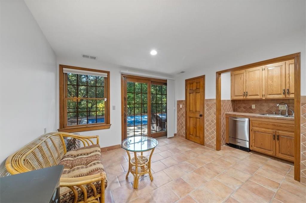 4710 Monrovia Street