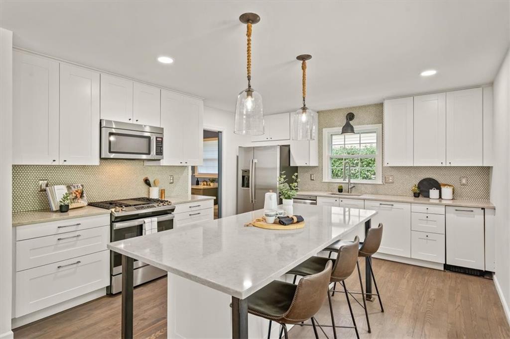 8101 Rosewood Drive