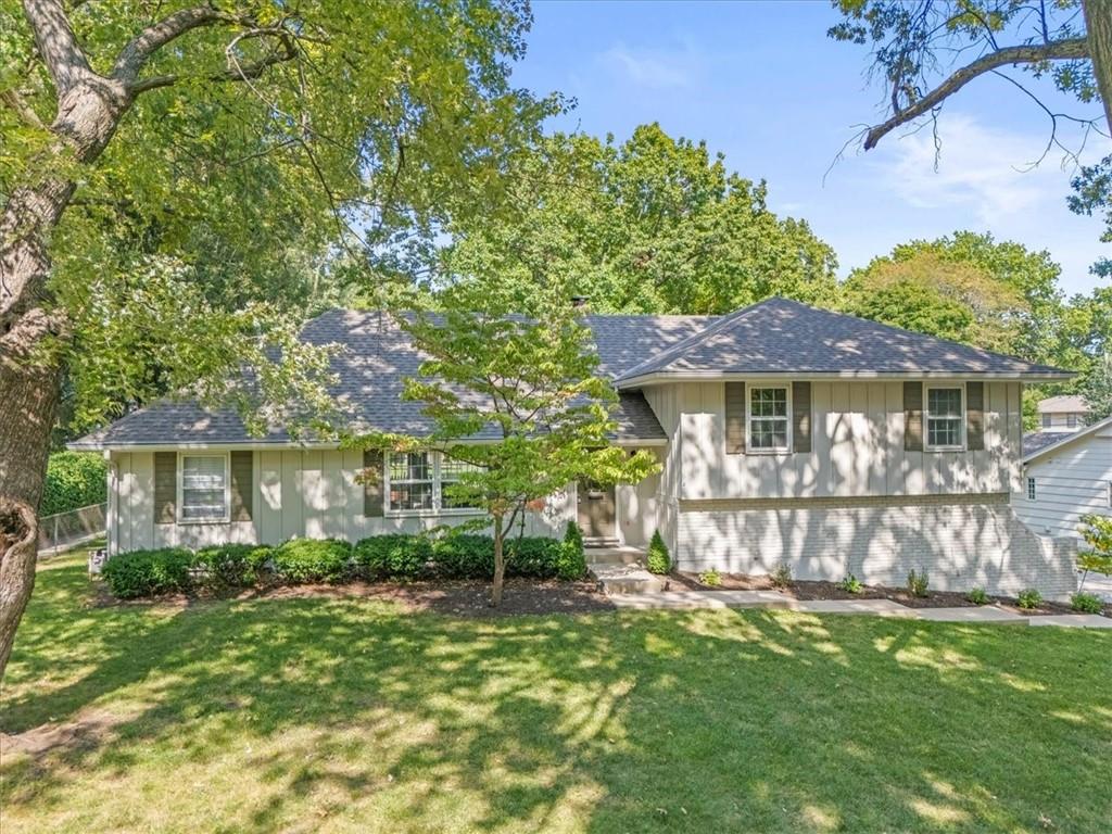 8101 Rosewood Drive