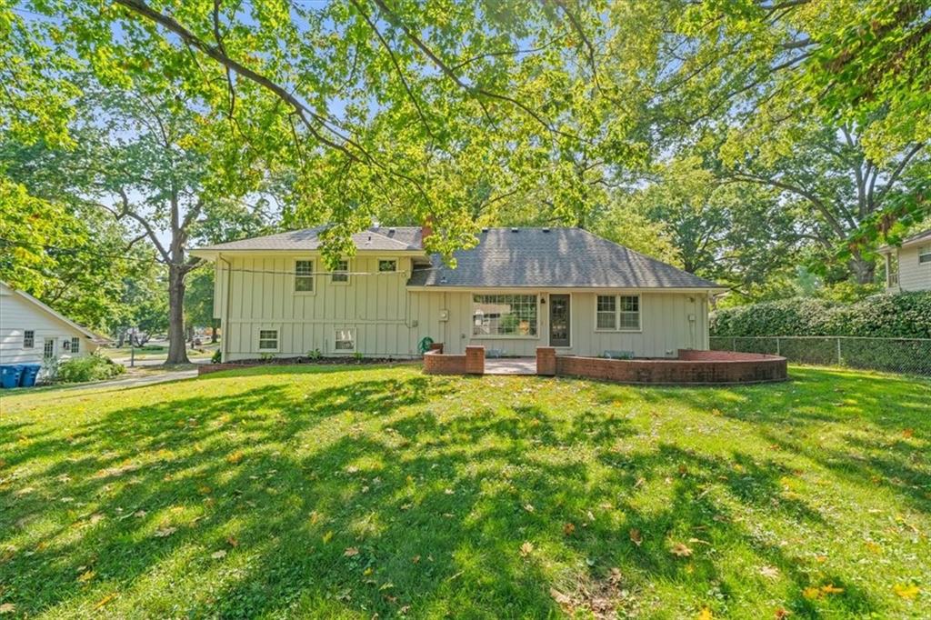 8101 Rosewood Drive
