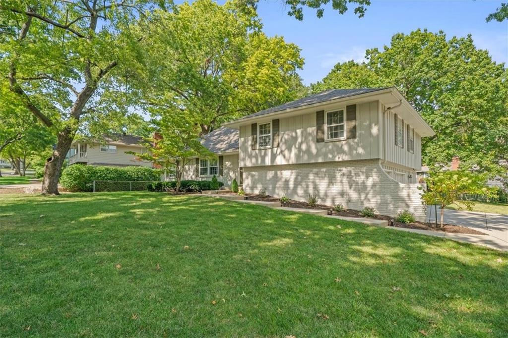 8101 Rosewood Drive