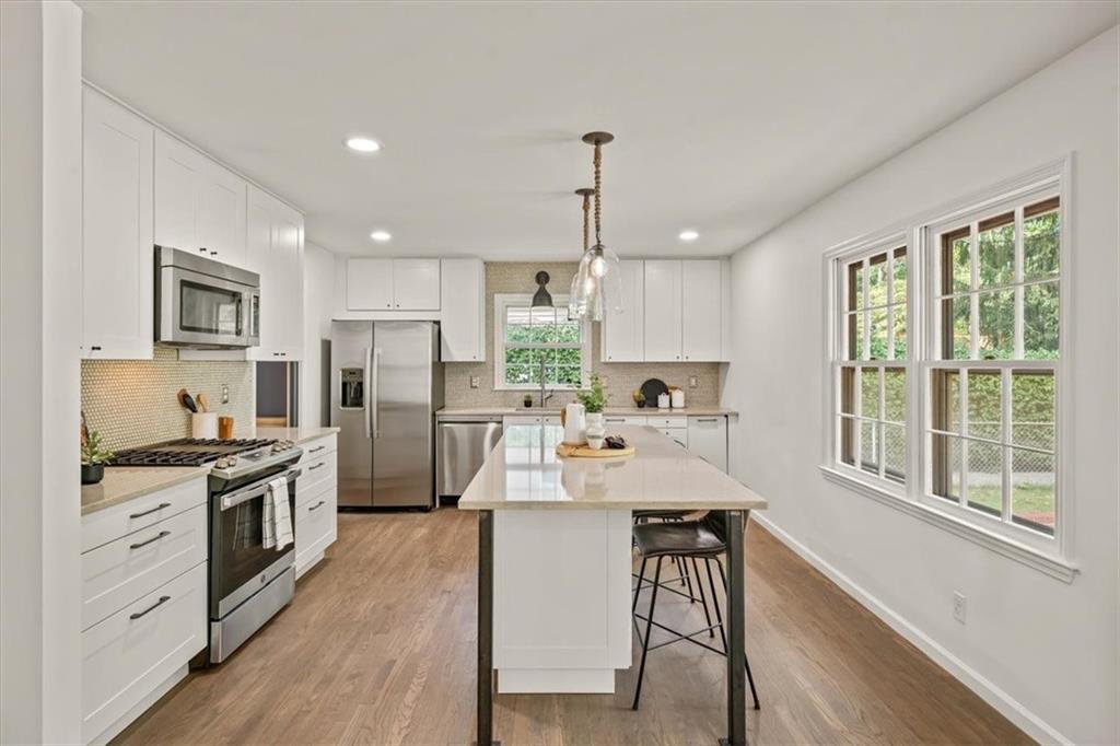 8101 Rosewood Drive