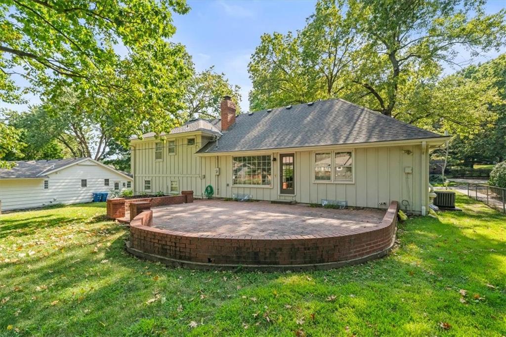 8101 Rosewood Drive