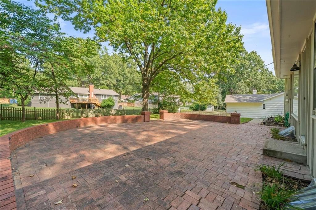 8101 Rosewood Drive