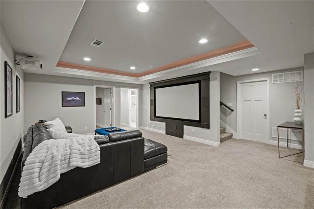 8904 Cherokee Lane