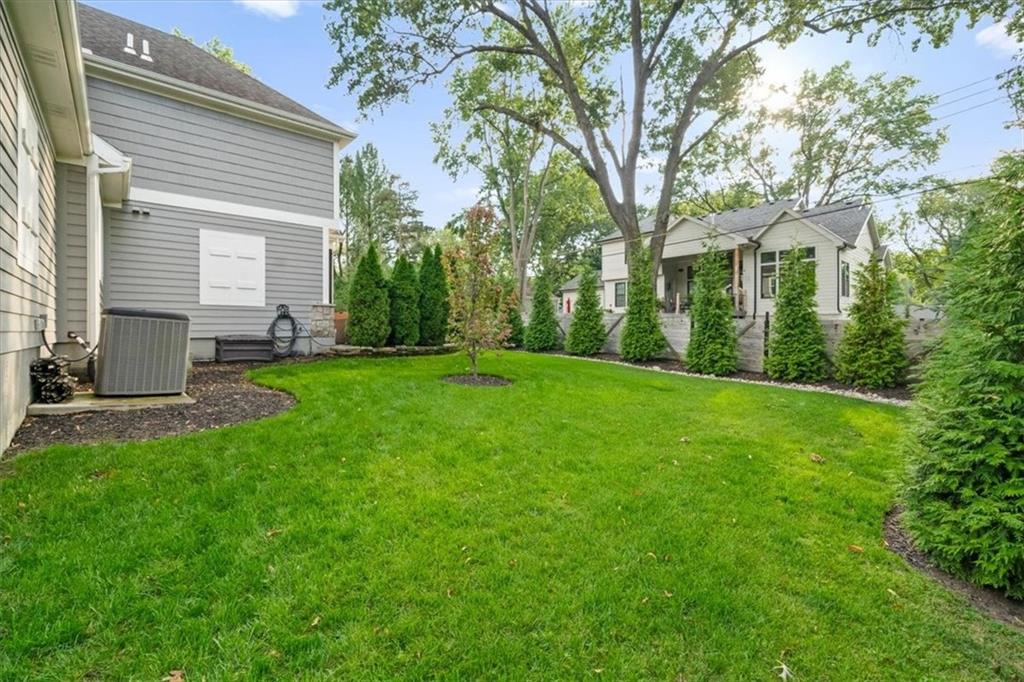 8904 Cherokee Lane