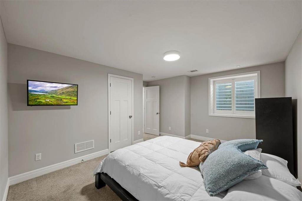 8904 Cherokee Lane