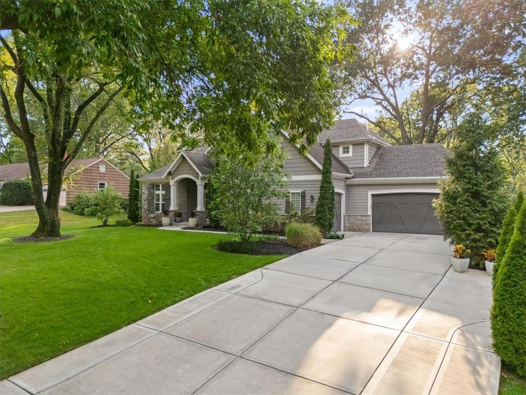8904 Cherokee Lane