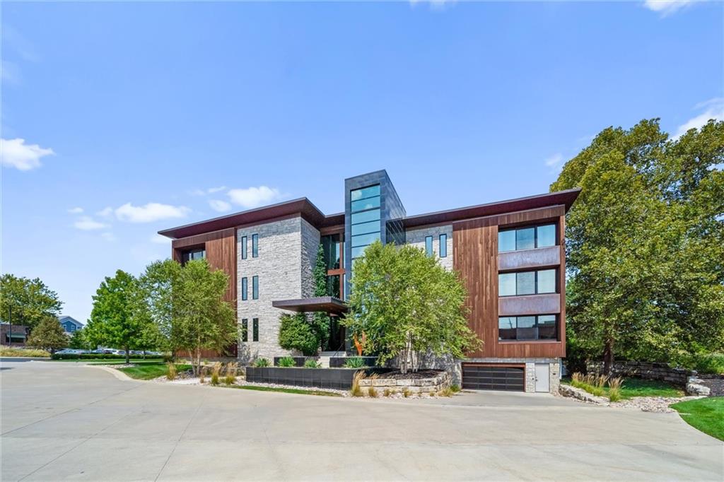 9445 Rosewood Drive Unit: 2A
