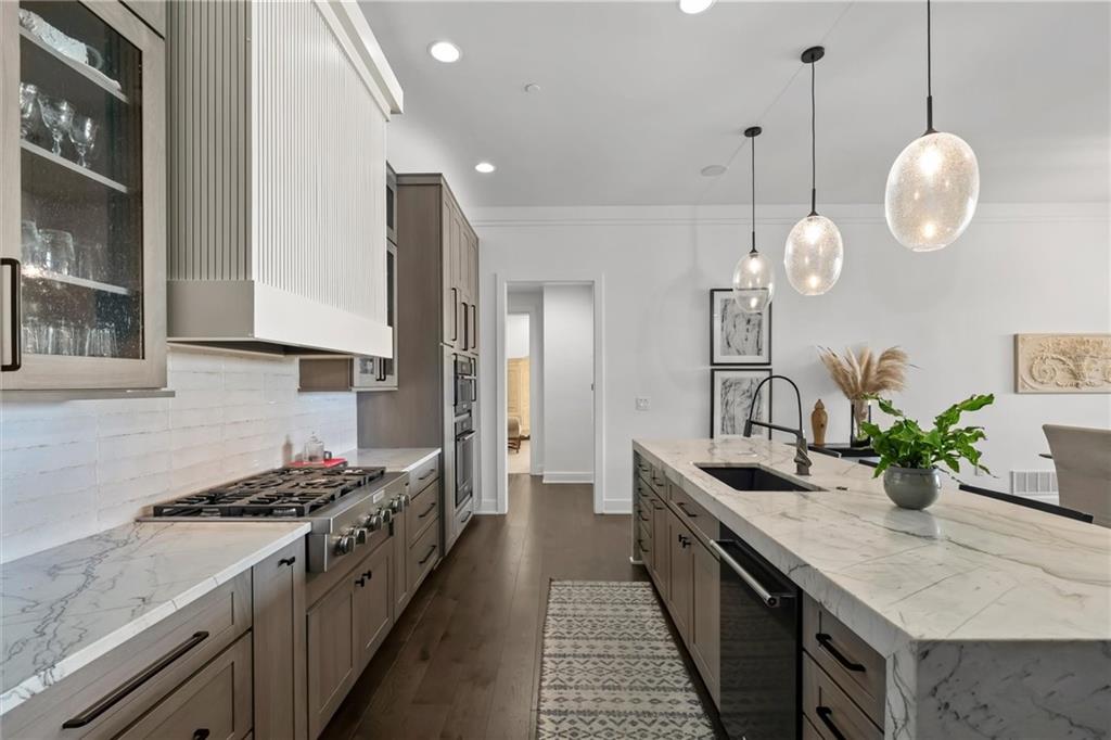 9445 Rosewood Drive Unit: 2A