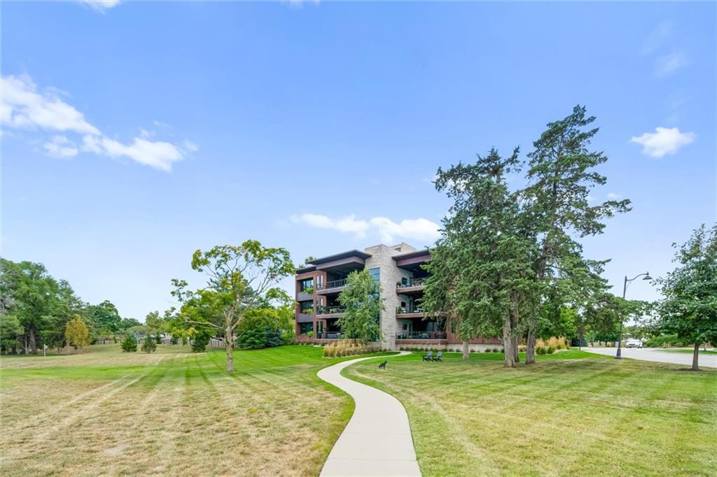 9445 Rosewood Drive Unit: 2A