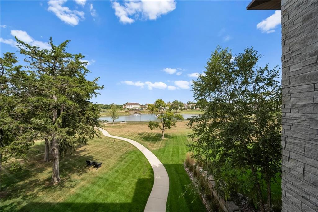 9445 Rosewood Drive Unit: 2A