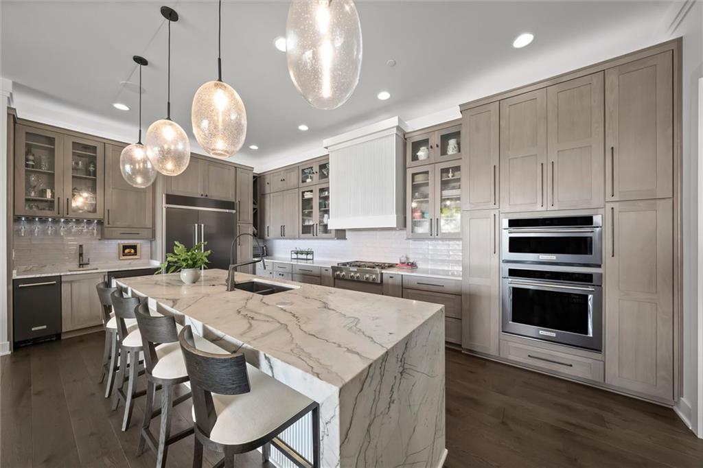 9445 Rosewood Drive Unit: 2A