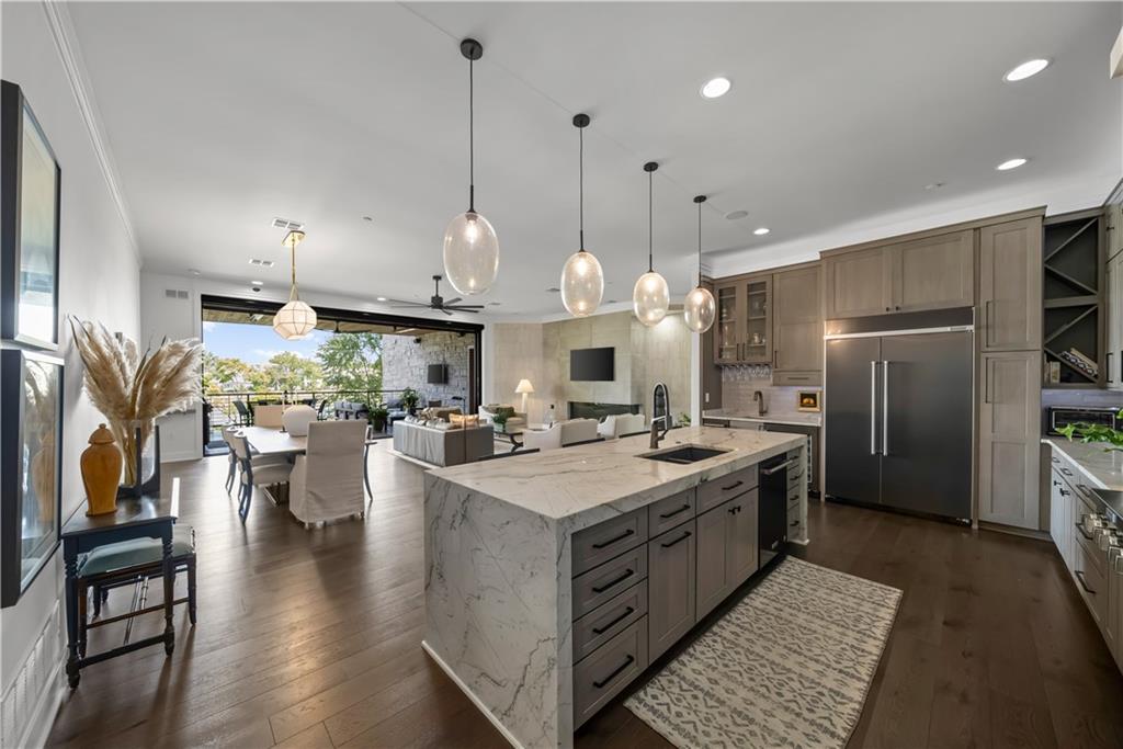9445 Rosewood Drive Unit: 2A