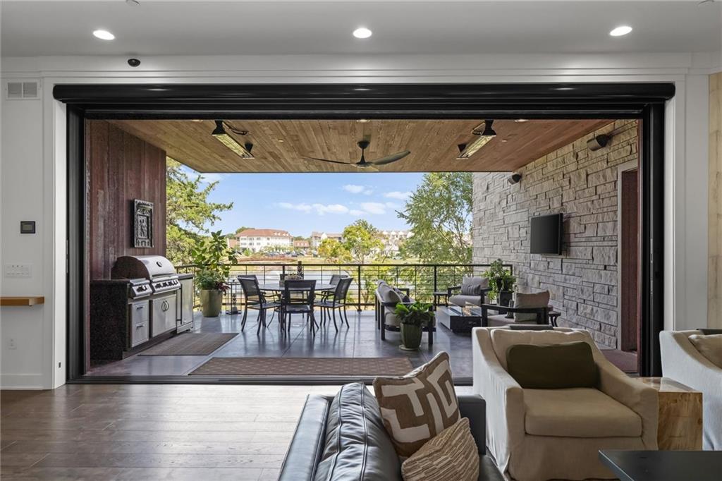 9445 Rosewood Drive Unit: 2A