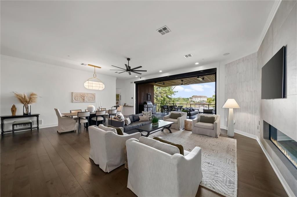 9445 Rosewood Drive Unit: 2A