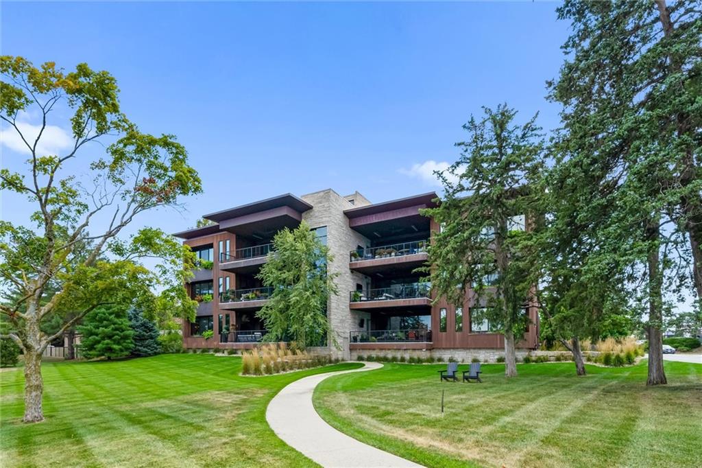 9445 Rosewood Drive Unit: 2A