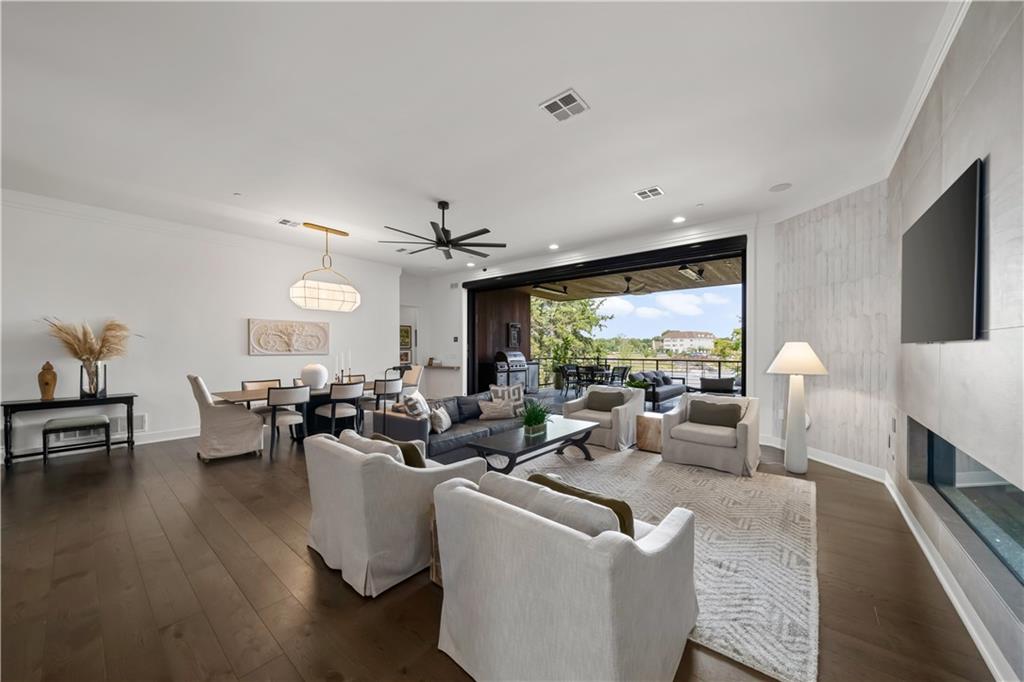 9445 Rosewood Drive Unit: 2A