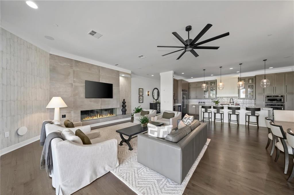 9445 Rosewood Drive Unit: 2A