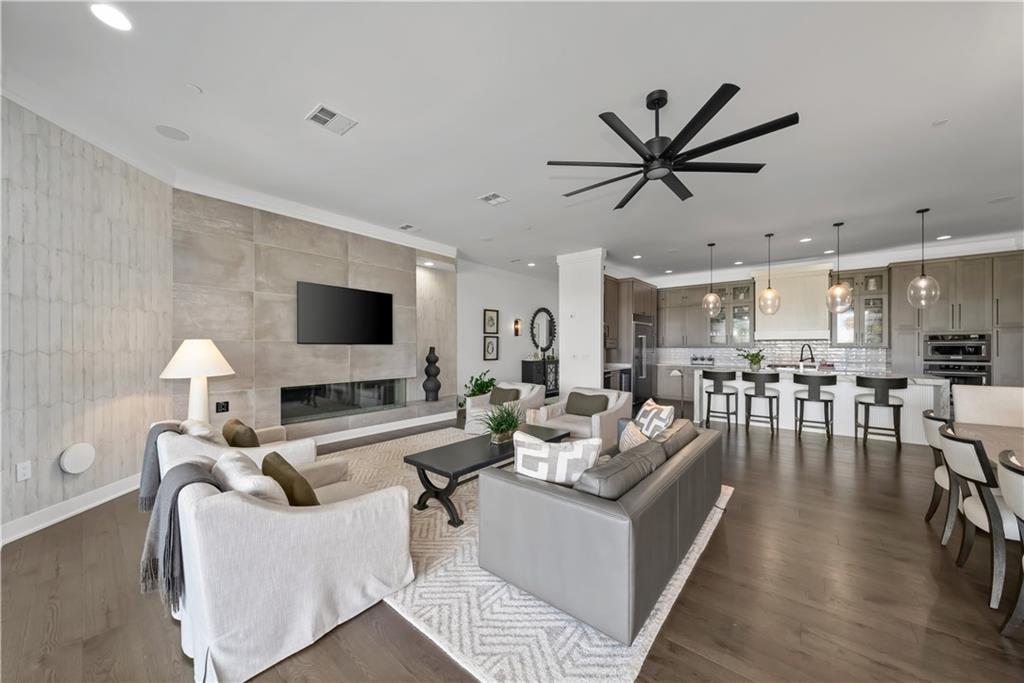 9445 Rosewood Drive Unit: 2A