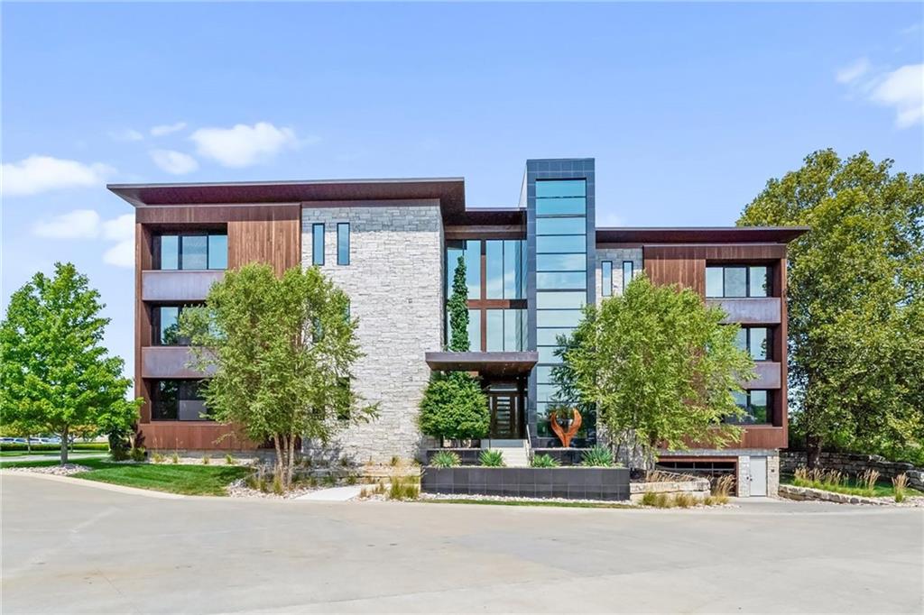 9445 Rosewood Drive Unit: 2A