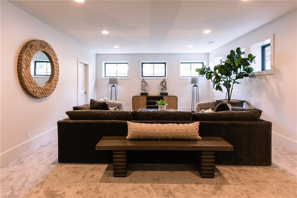 4024 W 73rd Street