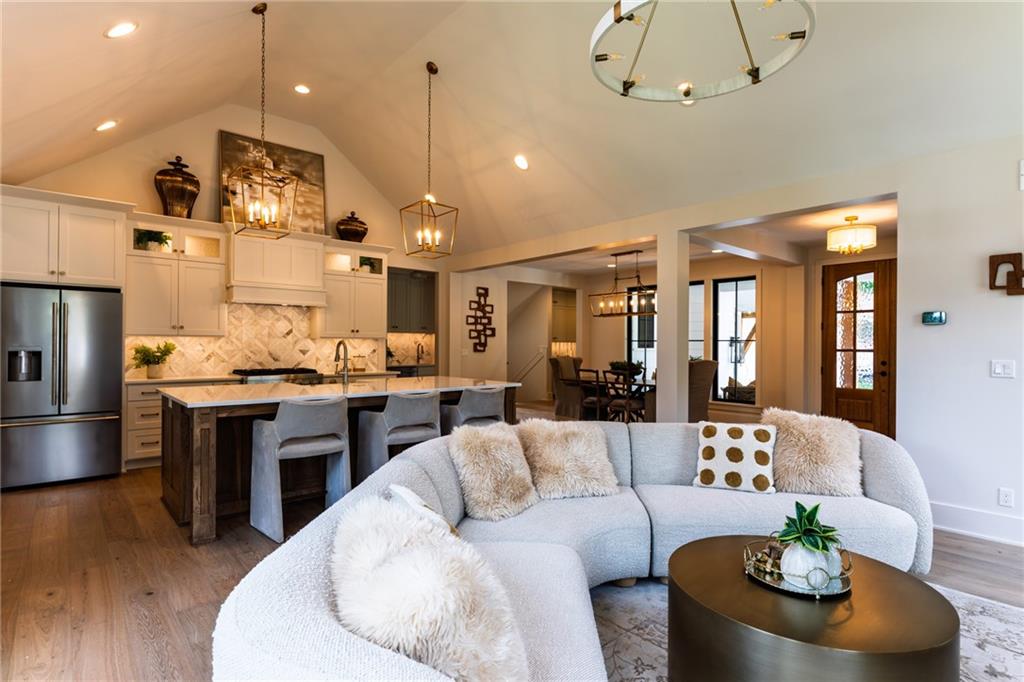 4024 W 73rd Street