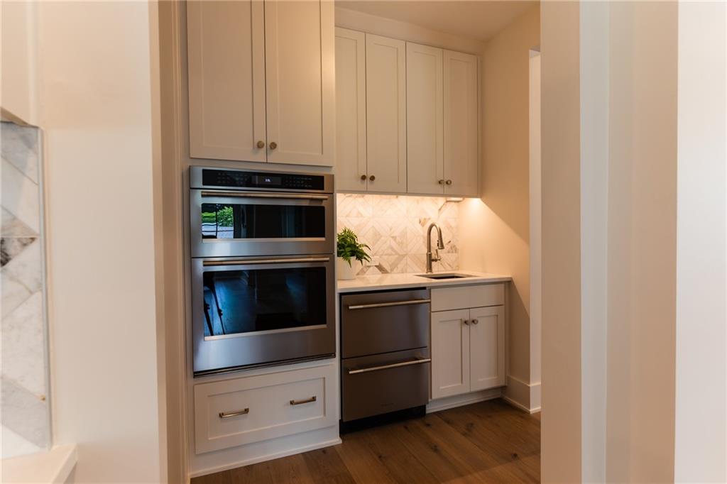 4024 W 73rd Street