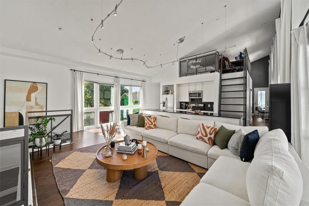 1607 Summit Street Unit: G1