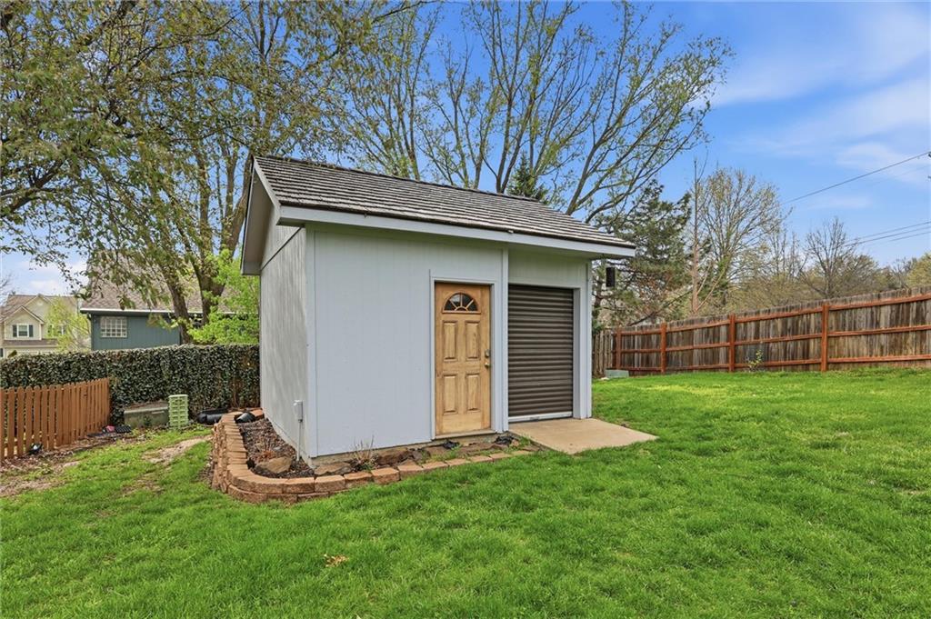 4702 Roundtree Court