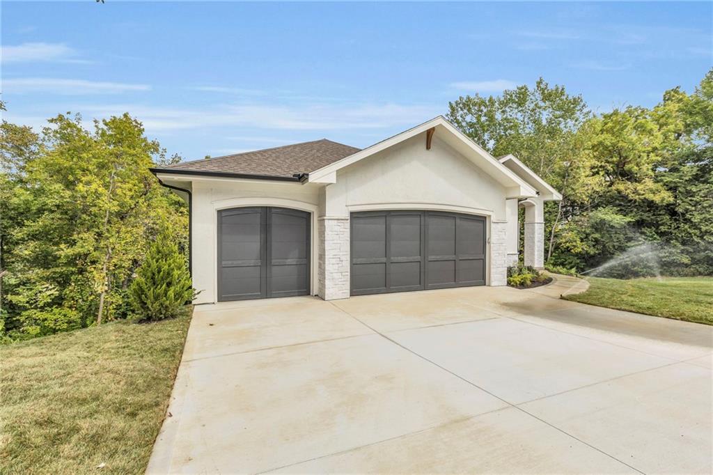 10404 River Hills Drive