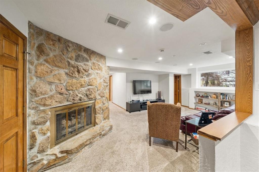 4710 Monrovia Street