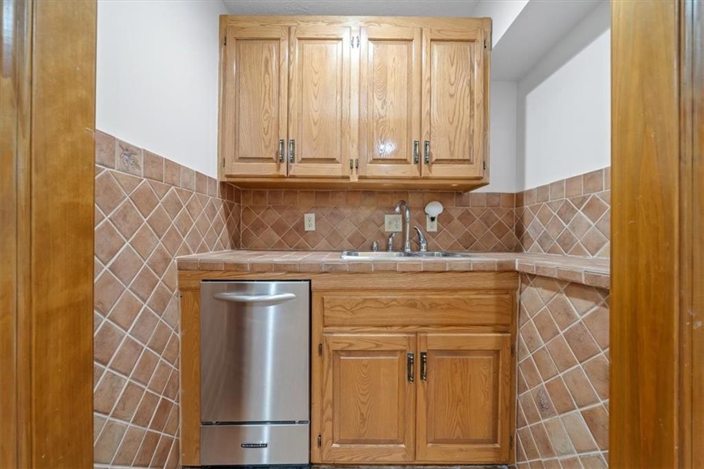 4710 Monrovia Street