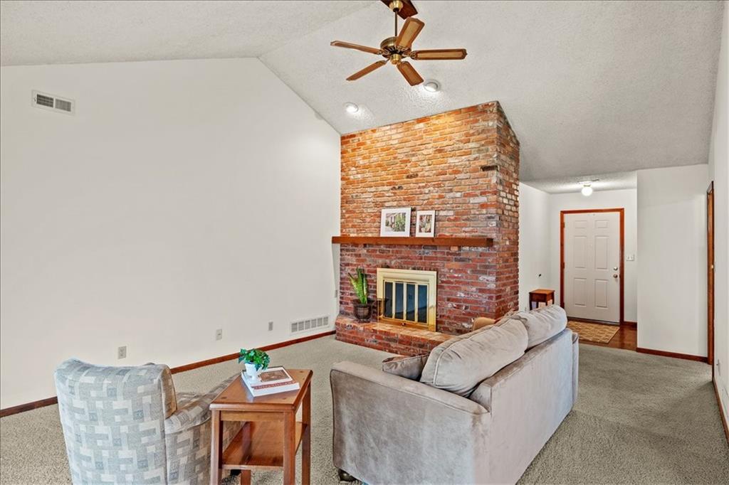 2729 Pebble Lane