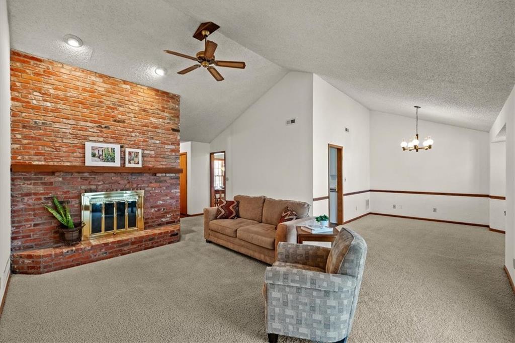 2729 Pebble Lane