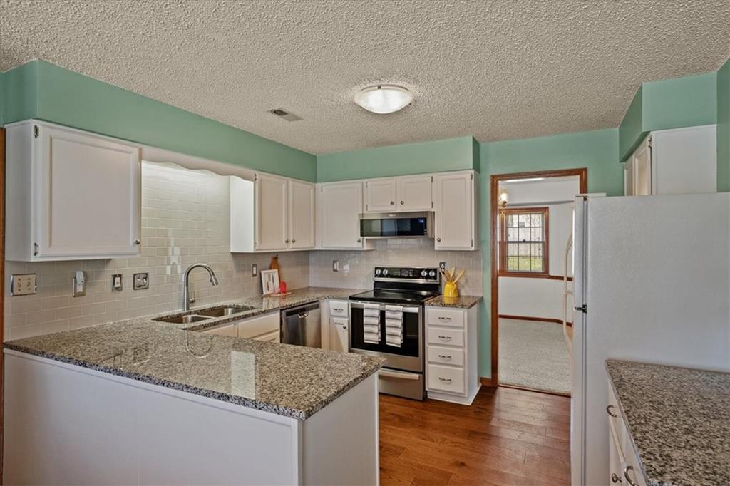 2729 Pebble Lane