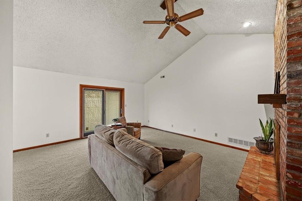 2729 Pebble Lane