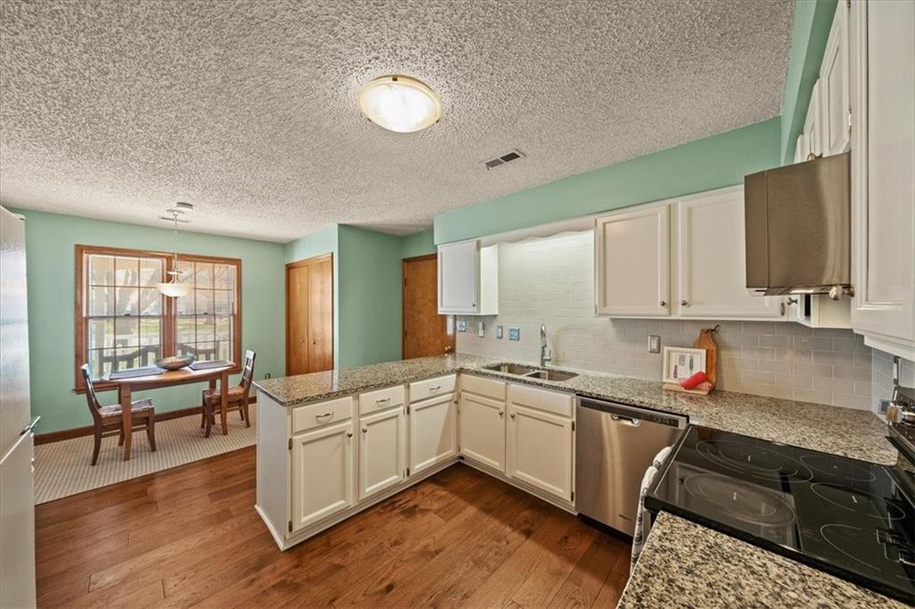 2729 Pebble Lane