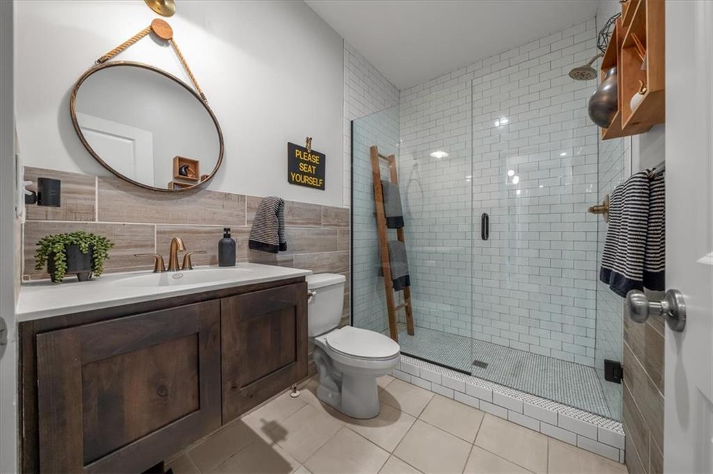 6927 Glenn Lane
