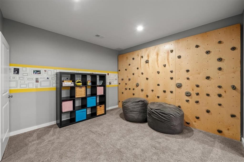 6927 Glenn Lane