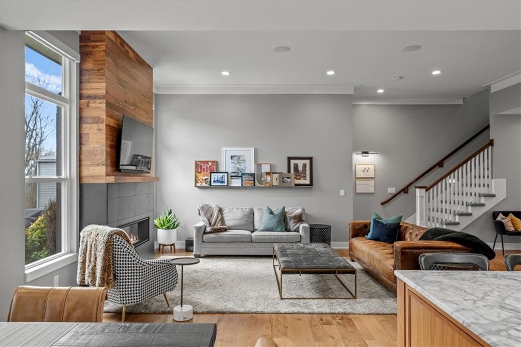6927 Glenn Lane