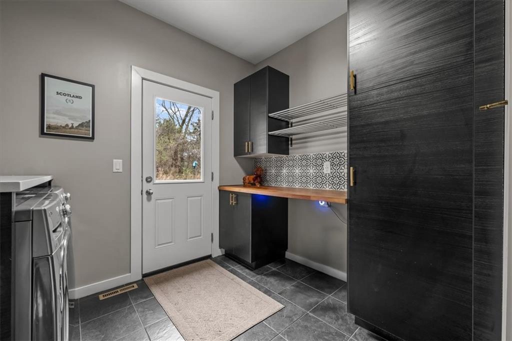 6927 Glenn Lane