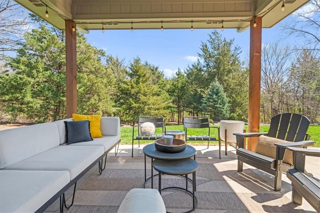 6927 Glenn Lane