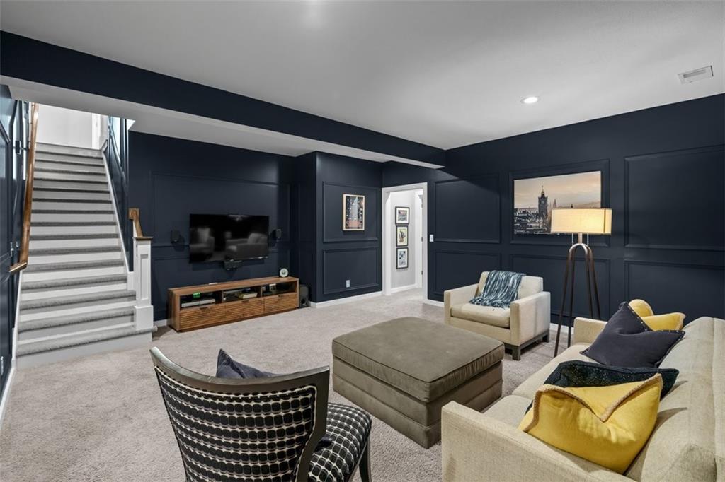 6927 Glenn Lane
