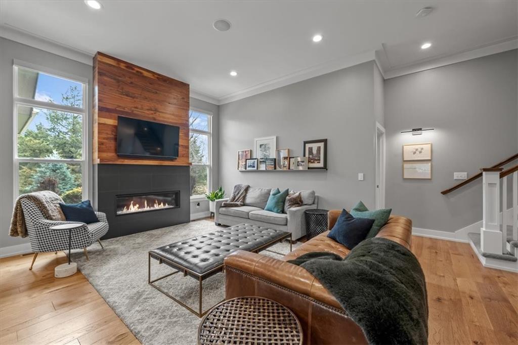 6927 Glenn Lane