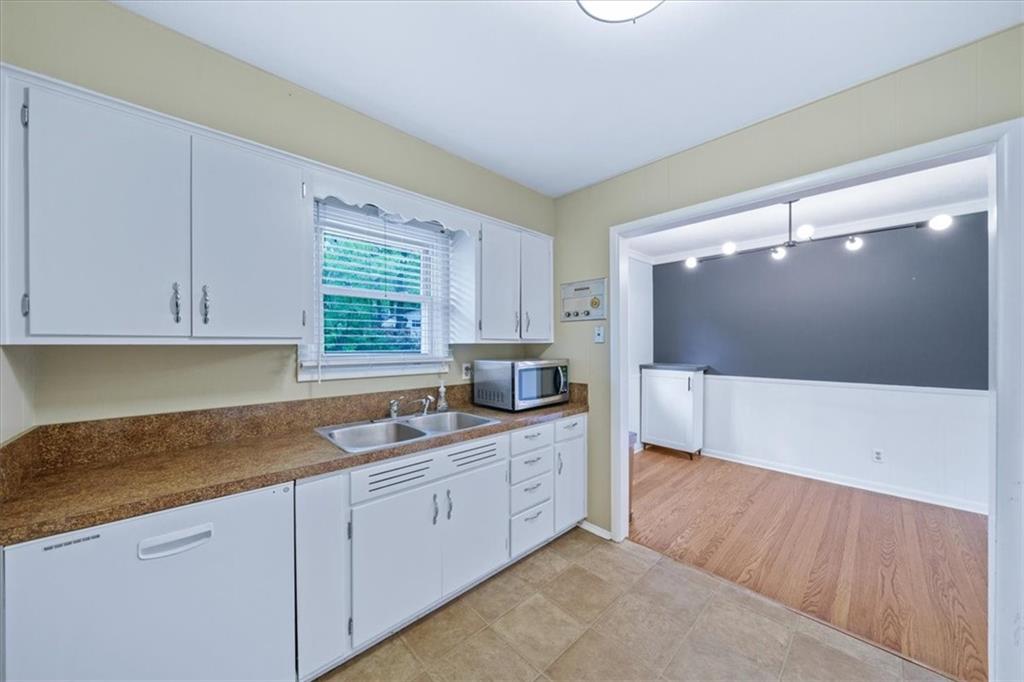 3428 W 77th Terrace