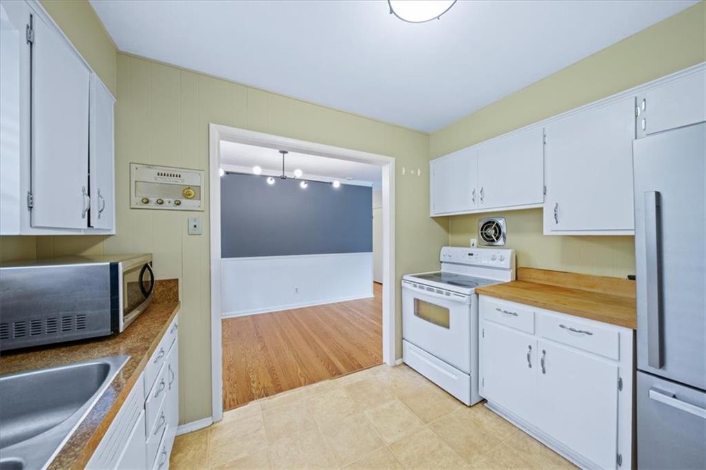 3428 W 77th Terrace