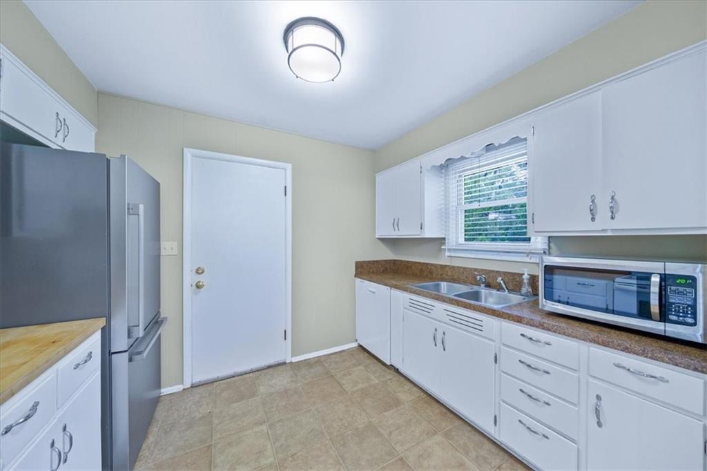 3428 W 77th Terrace