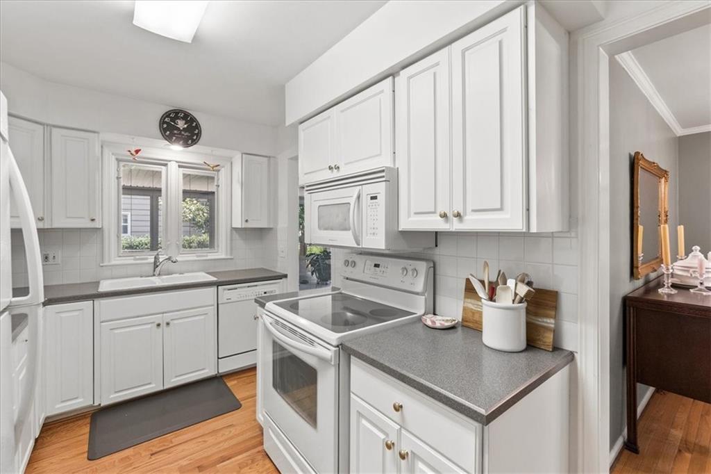 8611 Belleview Avenue