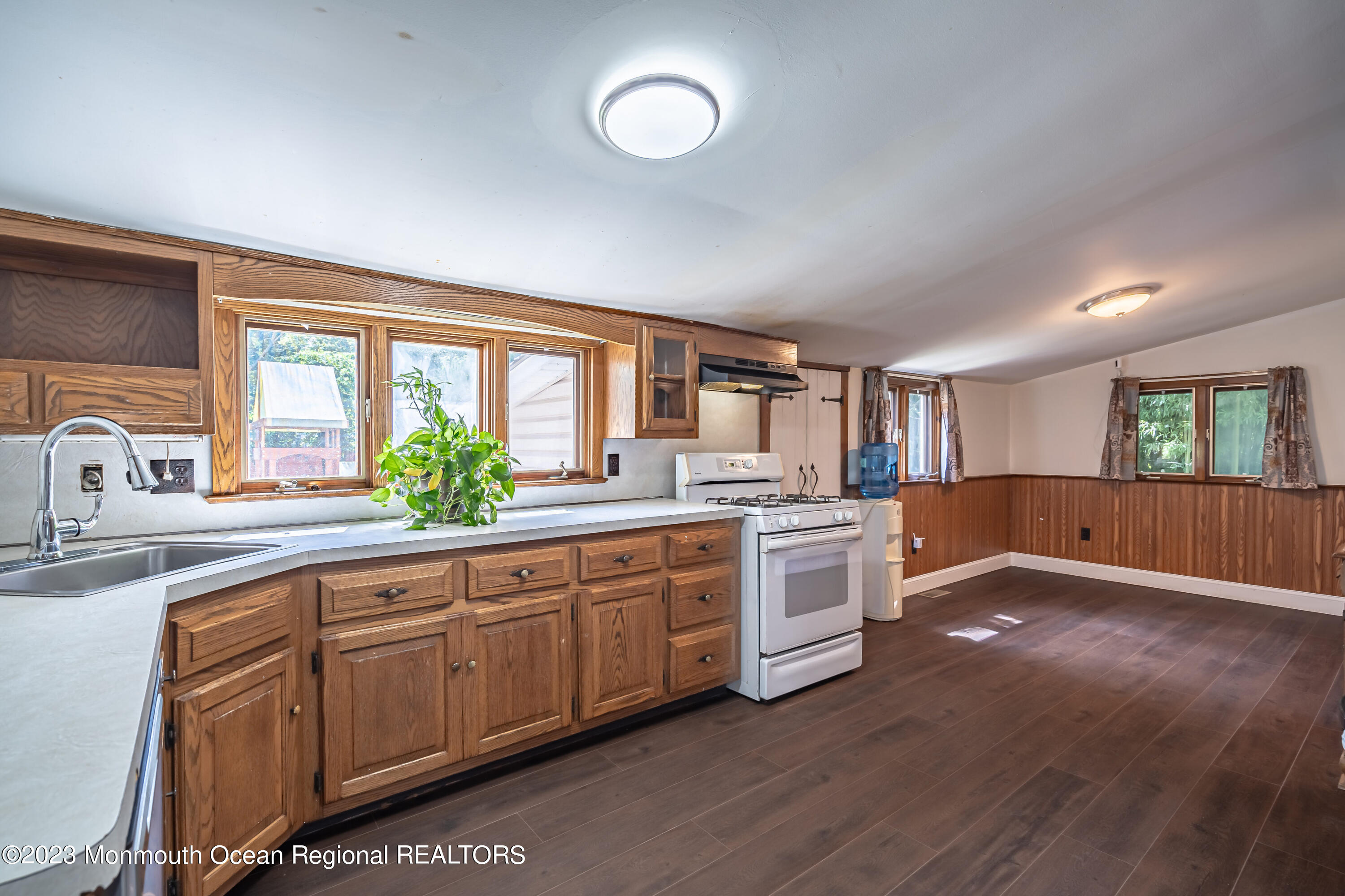 505 W Farms Road